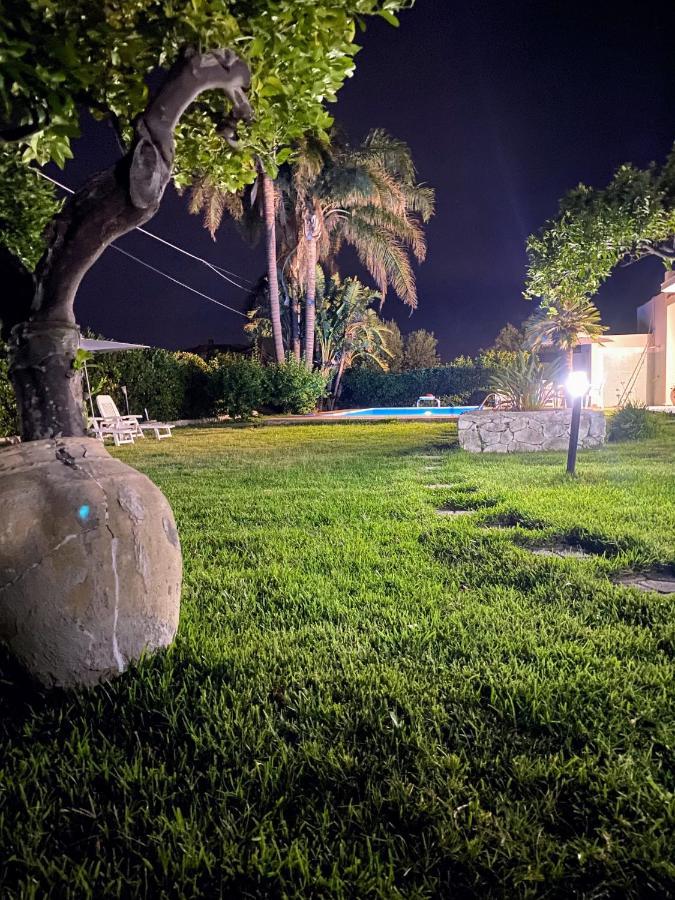 Апартаменты Casa Vacanza Le Tre Palme Флоридия Экстерьер фото