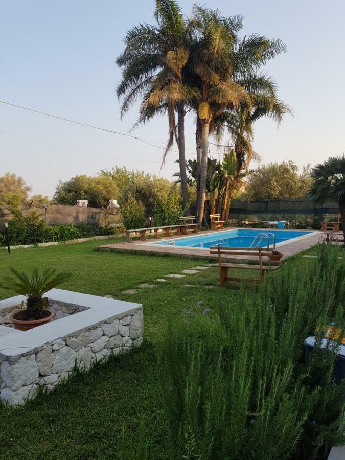 Апартаменты Casa Vacanza Le Tre Palme Флоридия Экстерьер фото